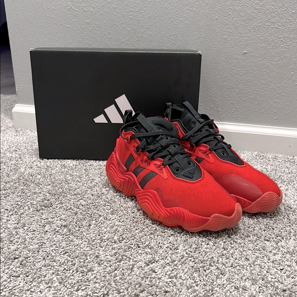 Size 6 1/2 men’s Trae young basketball shoes, very good condition